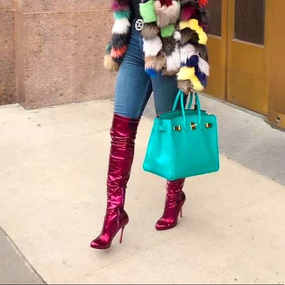 SOLD‼️ TAYLOR SWIFT CHRISTIAN LOUBOUTINS - Picture 2 of 12